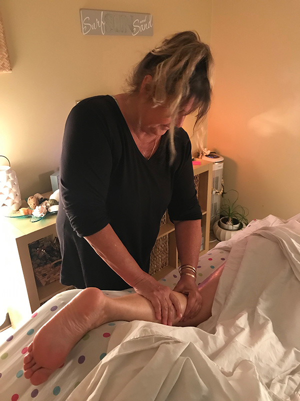 deep-tissue-leg-massage-carolyn-and-patient